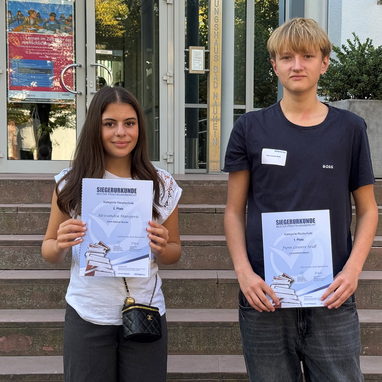 Hessensieger Fynn-Lennox Seidl und Alexsandra Marojevic, die den zweiten Platz belegte. Hessensieger Fynn-Lennox Seidl und Alexsandra Marojevic, die den zweiten Platz belegte.